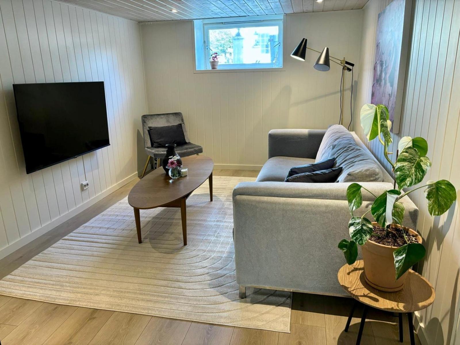 Down Town Apartment With Outside Area In Villa Kristiansand Exterior photo